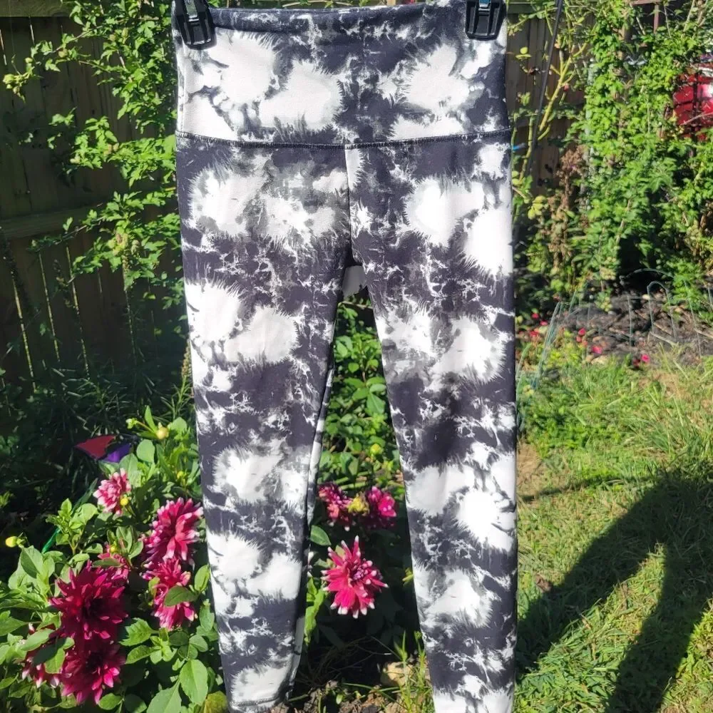 Womens athletic leggings